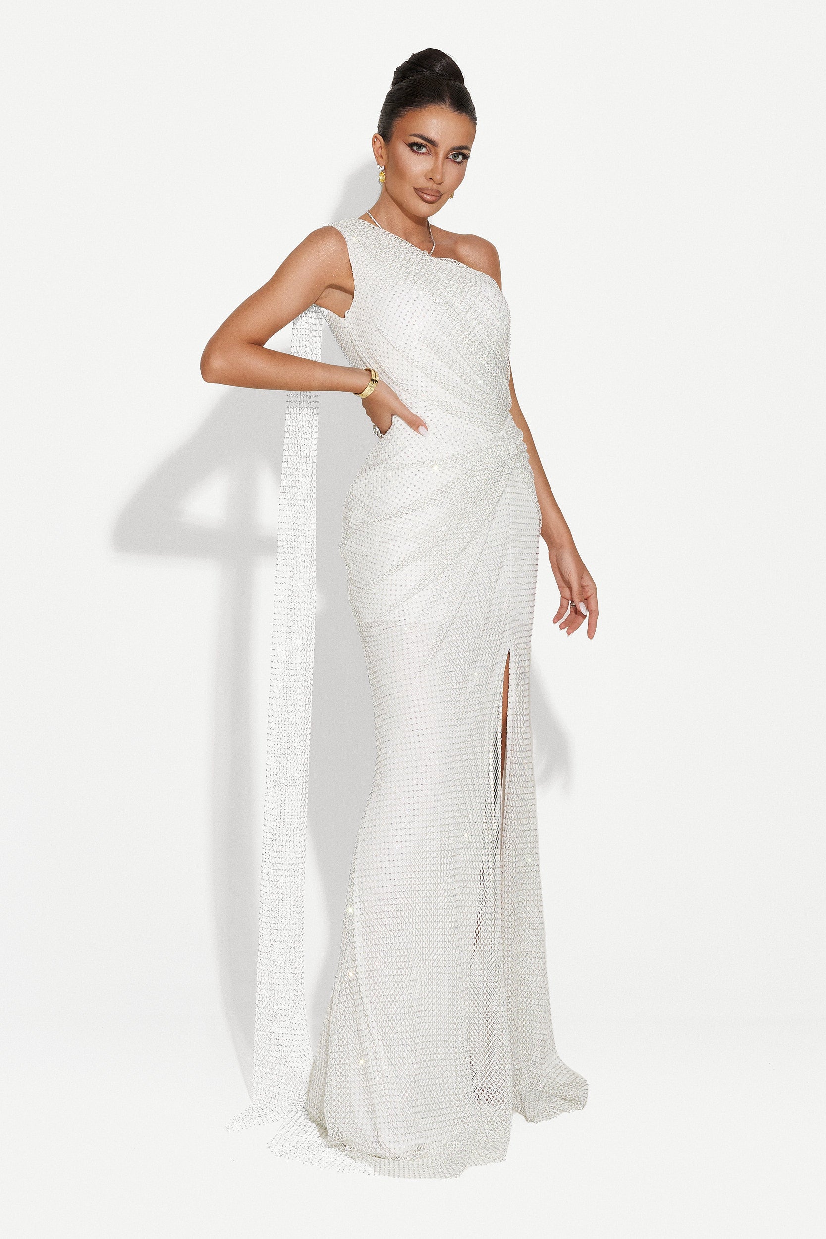 Casida Bogas hosszú fehér női ruha