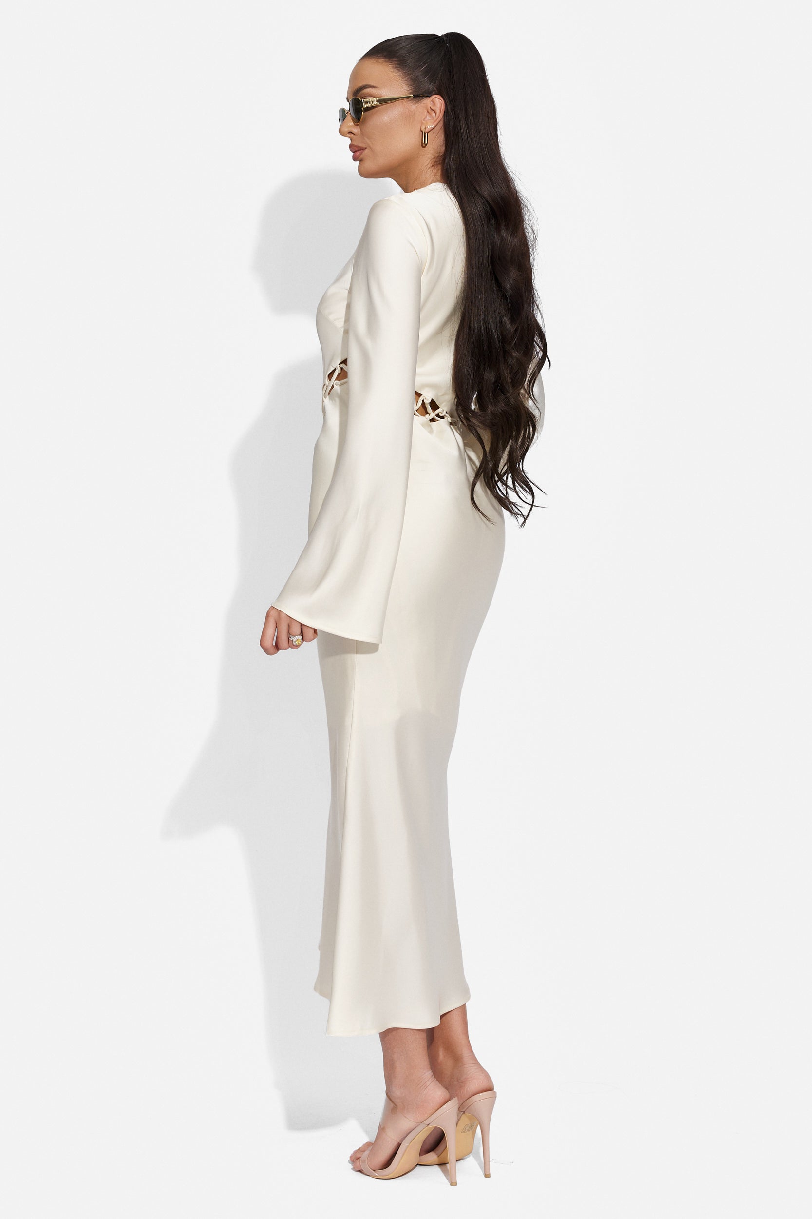 Desiara Bogas hosszú fehér női ruha