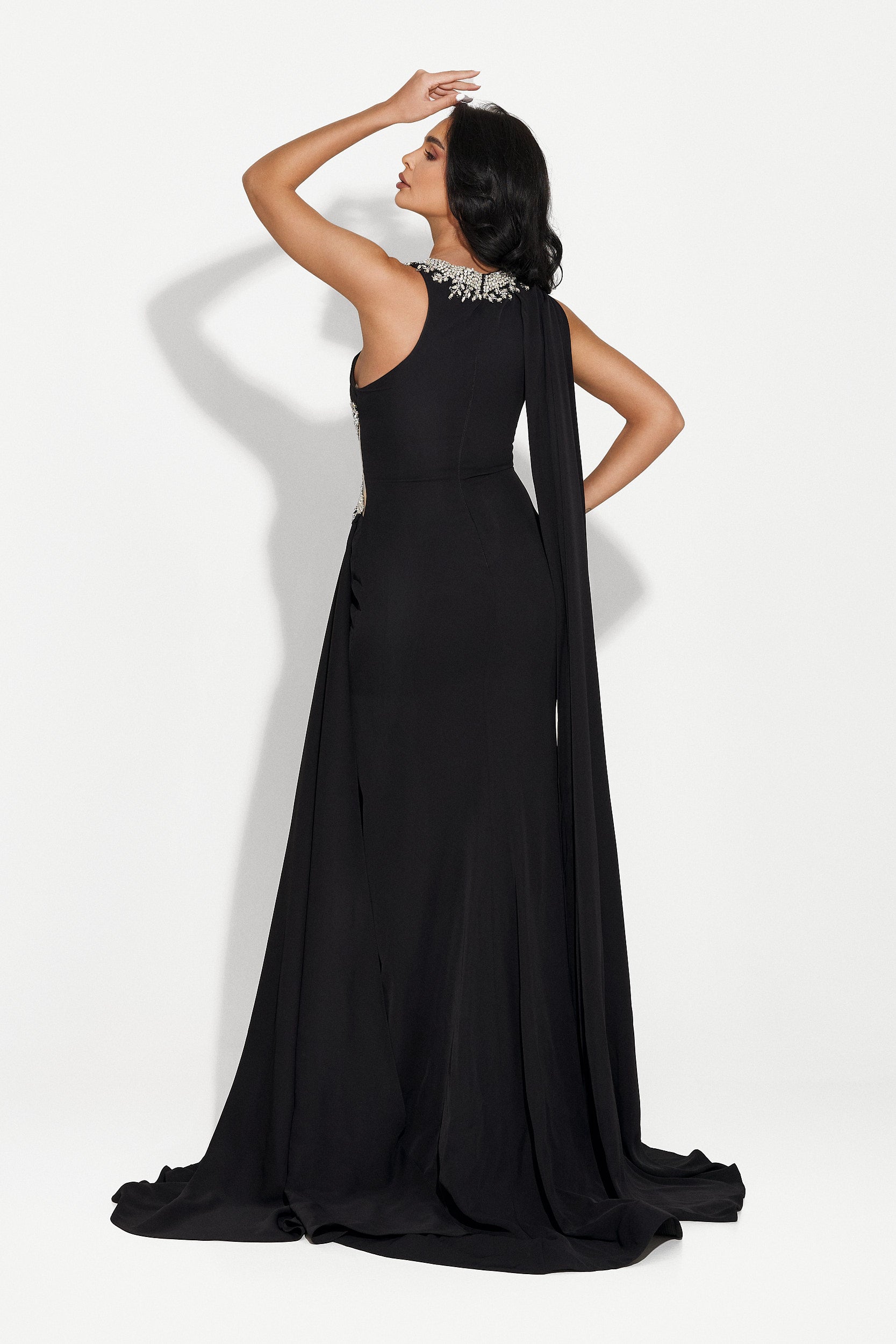 Alexea Bogas hosszú fekete női ruha