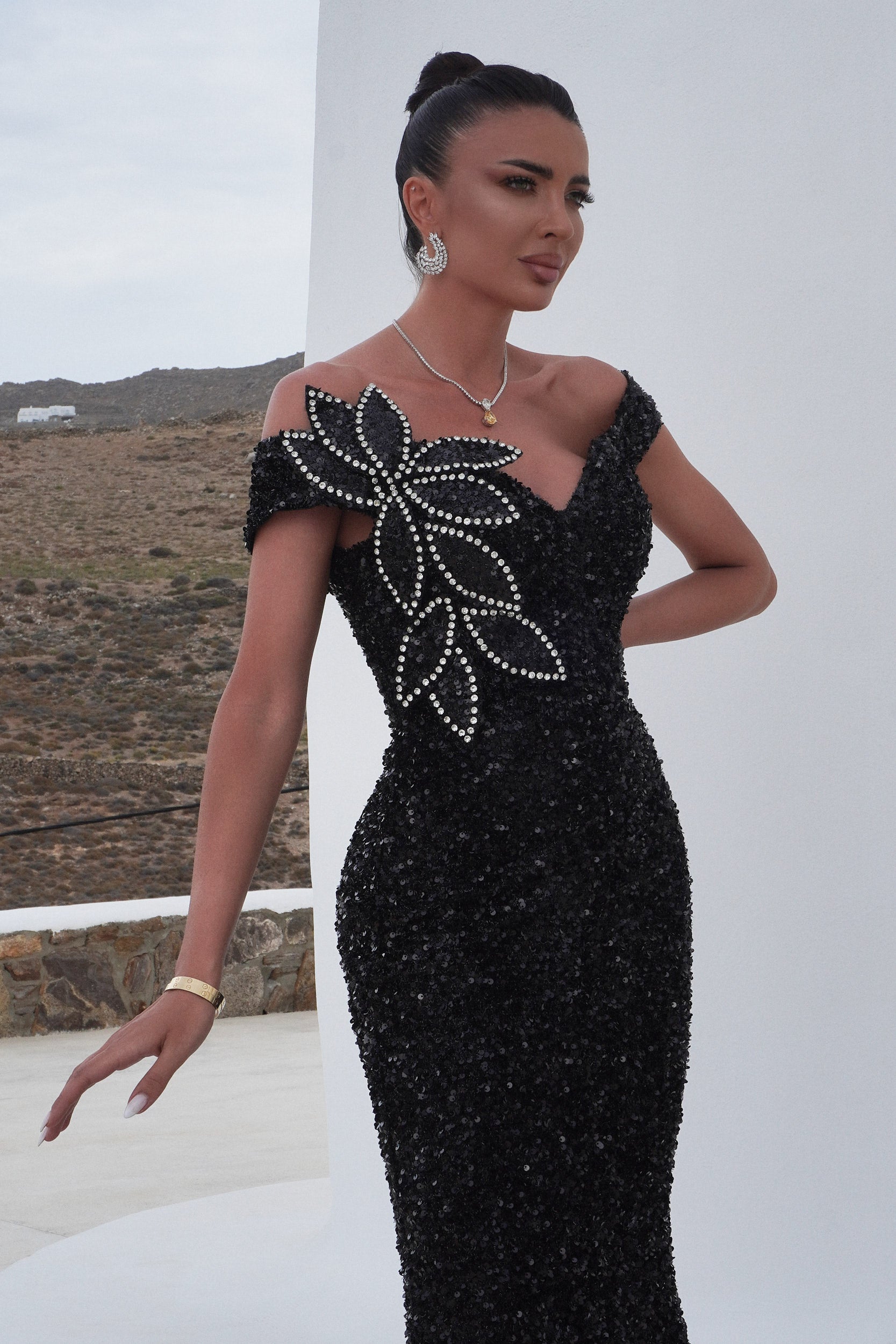 Tamora Bogas hosszú fekete női ruha