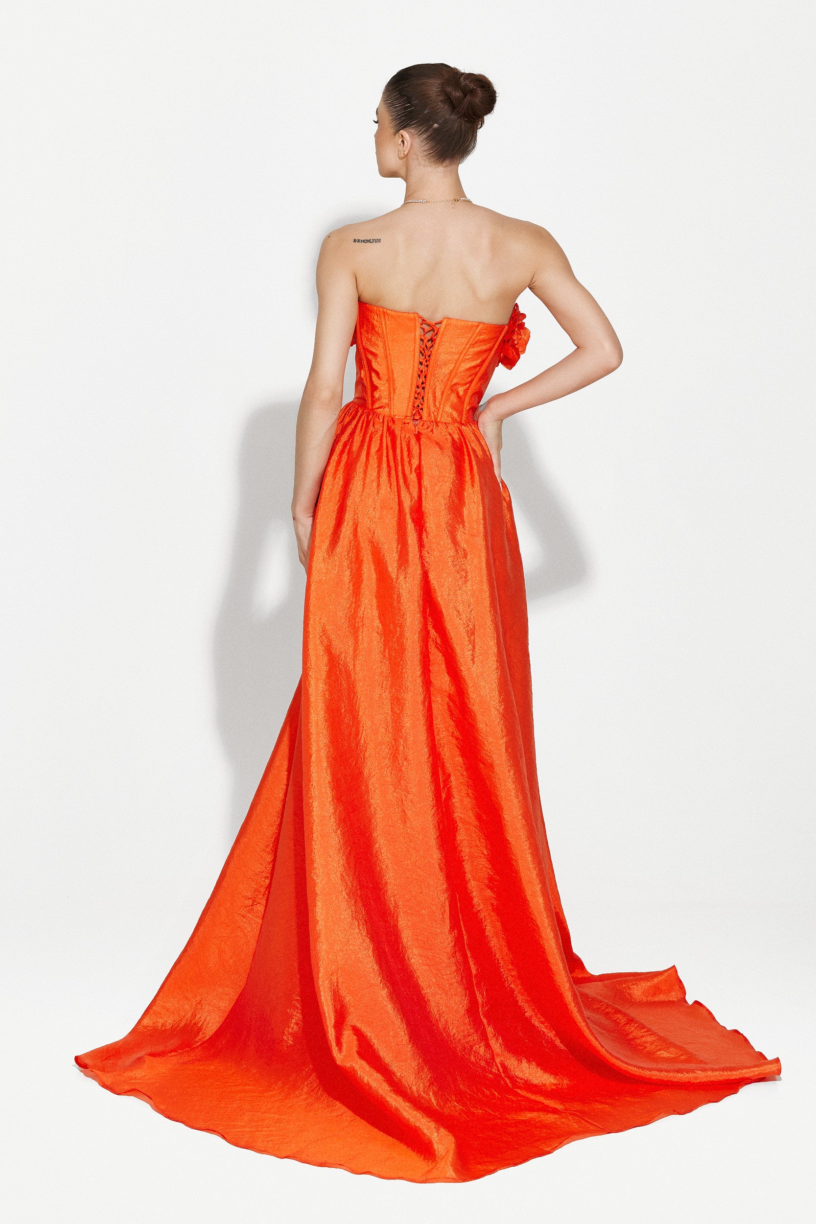 Ayana Bogas hosszú narancssárga női ruha