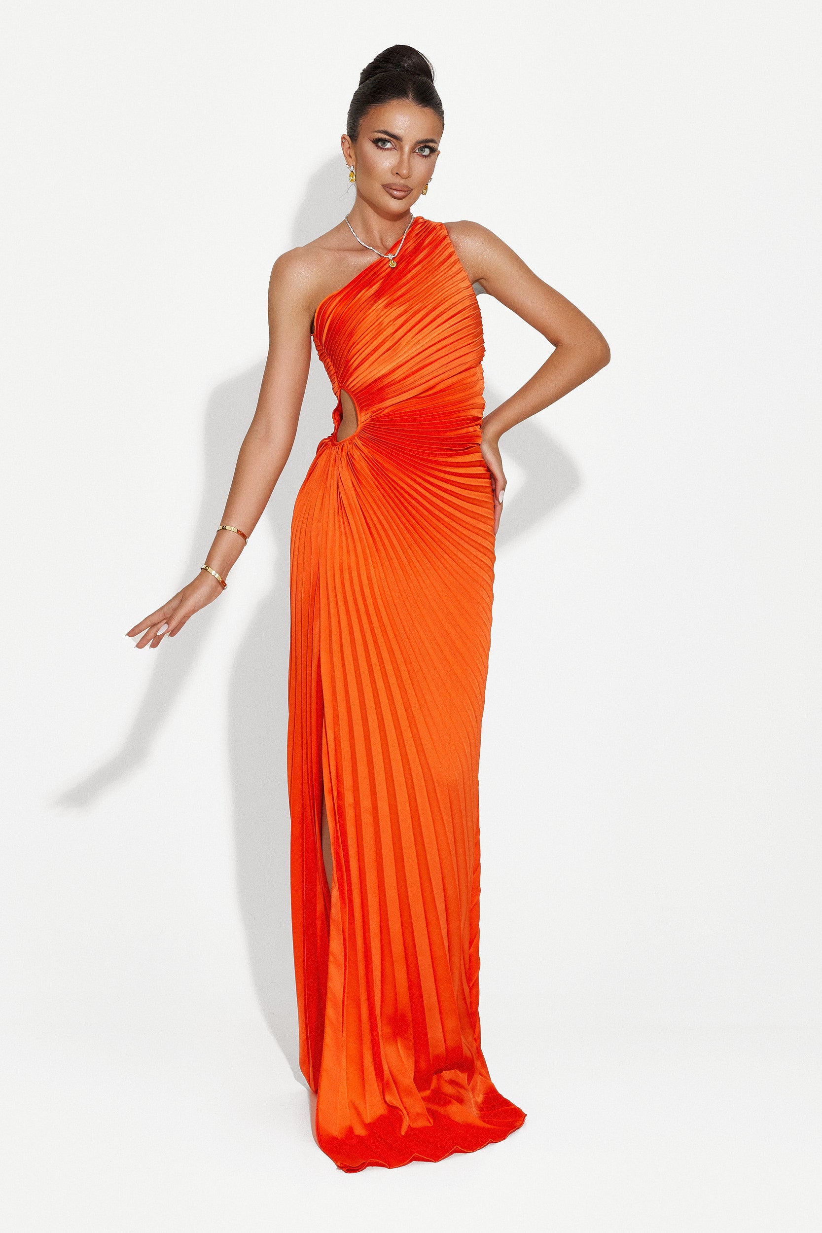 Sanjana Bogas hosszú narancssárga női ruha