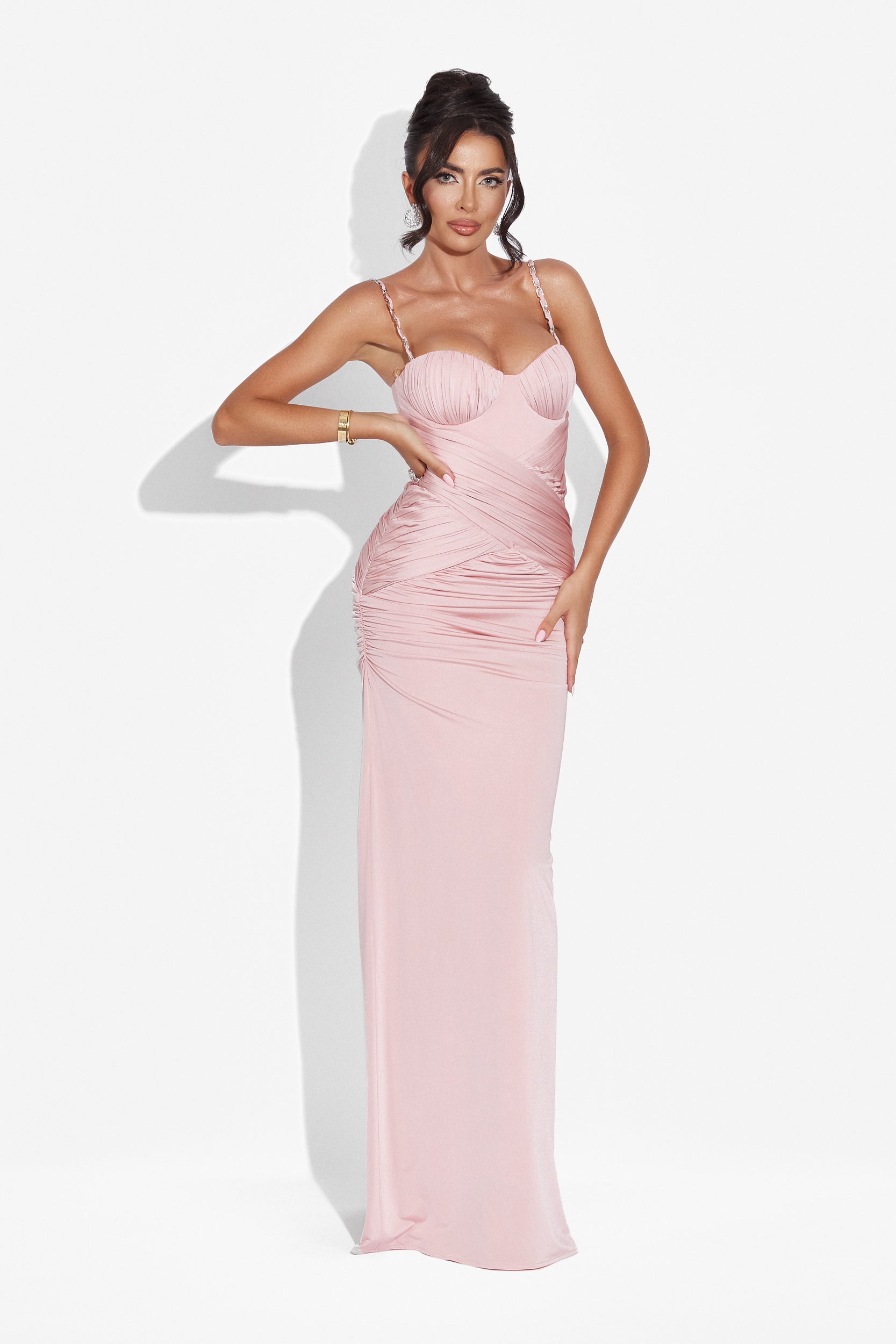 Anika Bogas hosszú rózsaszín női ruha