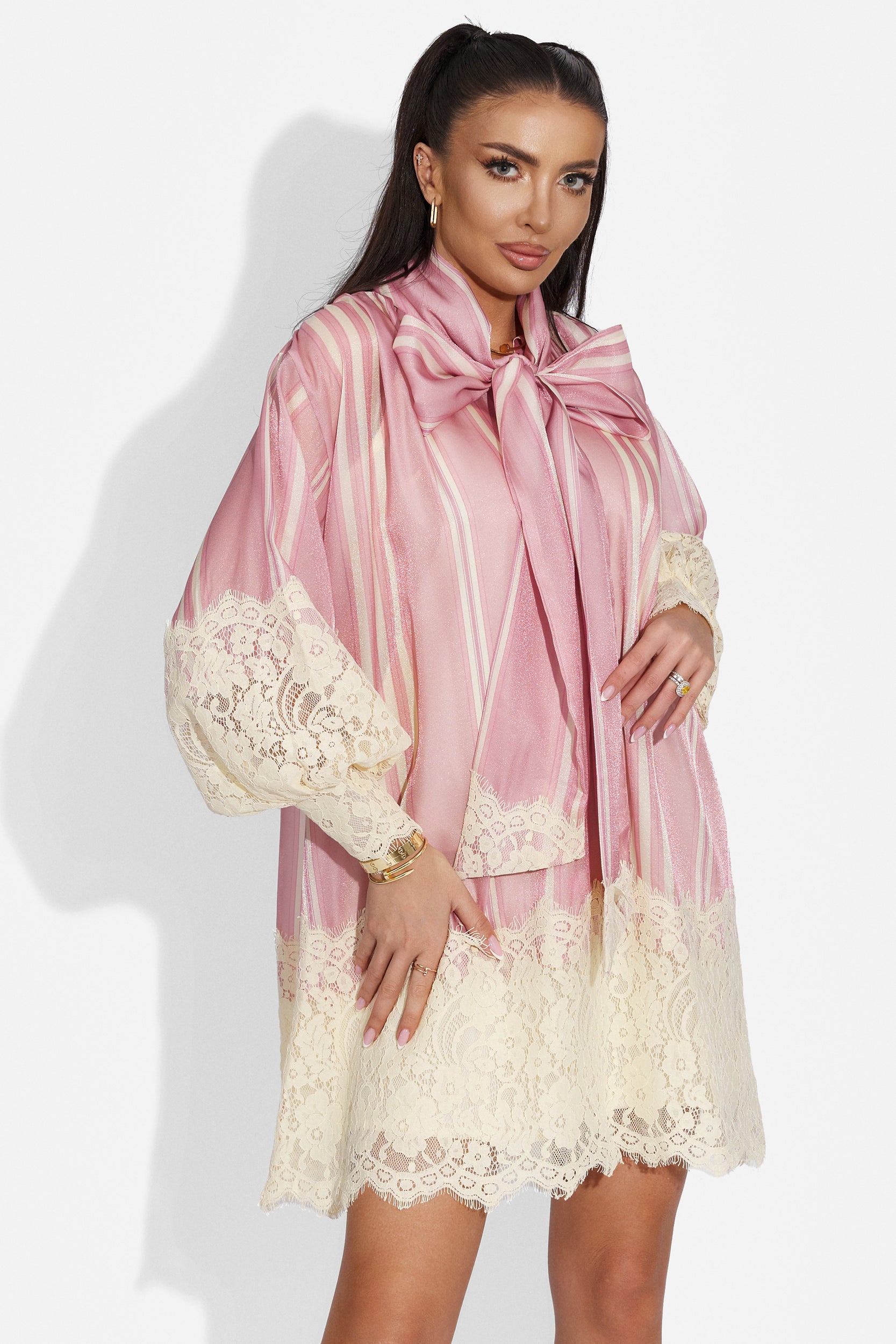 Elegáns rövid rózsaszín női ruha Christela Bogas